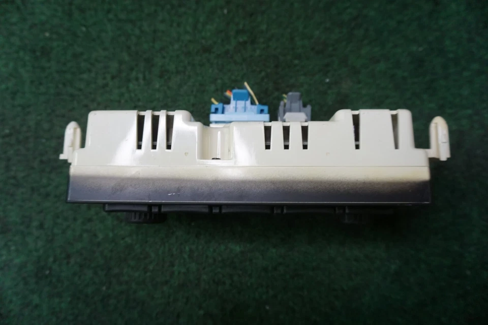 Chevrolet Avalanche LS 2005 2006 2007 control de aire acondicionado OEM 10367041 Foto 3 de 4