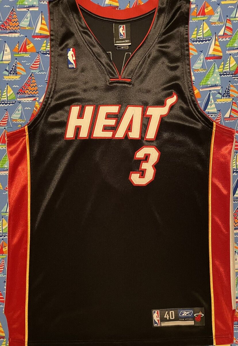 口コミ・レビューで人気商品を探そう Authentic Vintage Reebok NBA Miami Heat Dwyane Wade タンクトップ