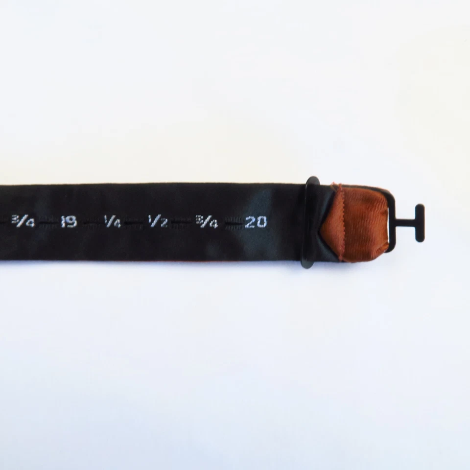 Pajarita Kiss Ties marrón macizo cobre preatada ajustable 20x2,25 microfibra Foto 3 de 4