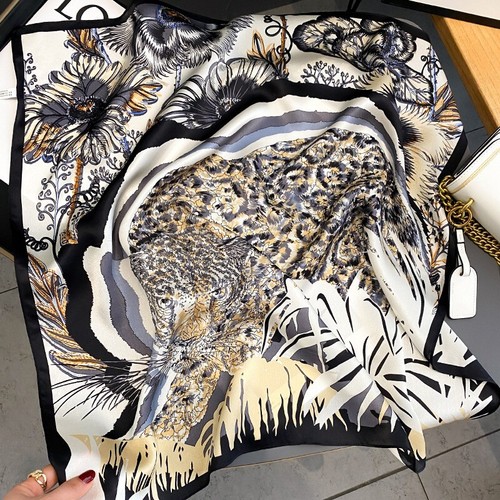 100% Mulberry Silk Square Scarf Women Neckerchief Wrap Black White Flower 68*68 - Picture 3 of 5