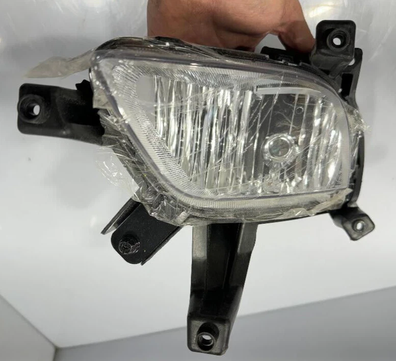 Conjunto de luz antiniebla lado conductor izquierdo KIA FORTE LH 2014-2016 Foto 2 de 4