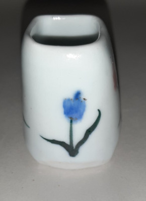 Small Four sided Floral Vase 2''