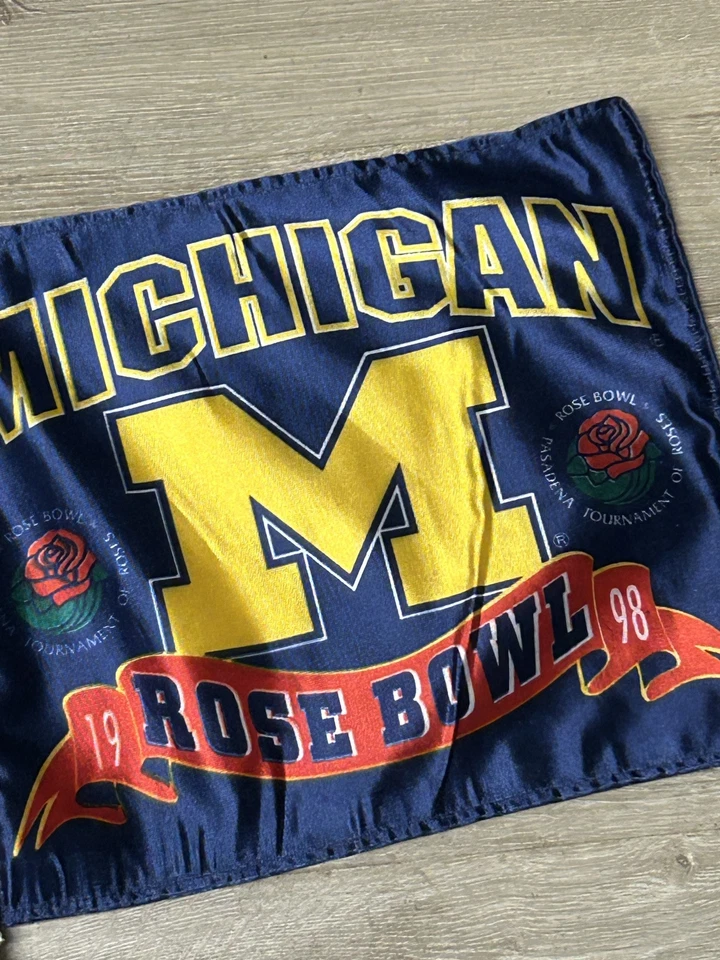 Vintage 1998 University of Michigan Football Car Flag Pasadena Rose Bowl - Image 2 of 4