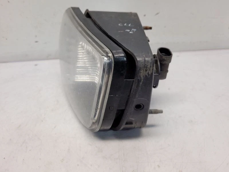 Luz antiniebla derecha pasajero Lincoln LS 2000-02 - parachoques inferior/rectangular Foto 4 de 4