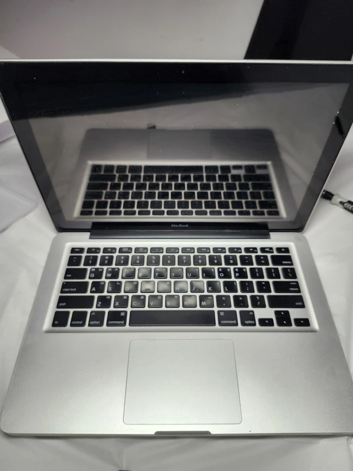 Apple MacBook Pro A1278 13" Intel Core i5 2.5Ghz CPU 8GB RAM 256G SSD - Image 2 of 4