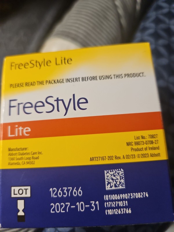 Freestyle Lite Blood Glucose Test Strips - 100 Count  Exp 10/31/27