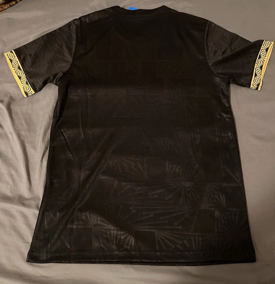 Camiseta México Negra Y Dorada Talla Hombre Mediana EL TRI Copa Oro 2025 Foto 3 de 3