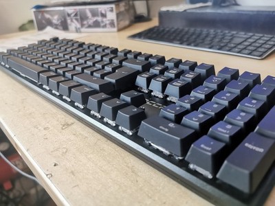 Roccat Suora FX / GENERALÜBERHOLT / Mechanische gaming Tastatur RGB beleuchtet