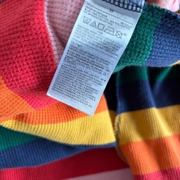 Pijama térmico Old Navy peça única feminino malha waffle listra arco-íris colorido - Imagem 4 de 4