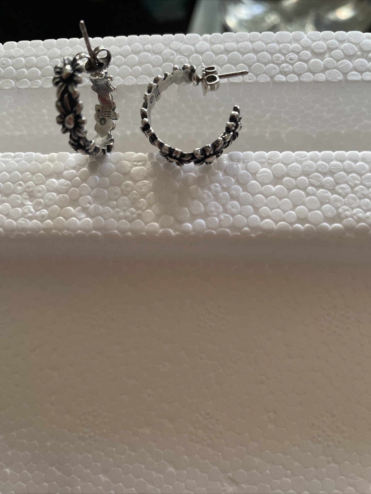 James Avery Sterling Silver Margarita Daisy Hoop Earr… Gem