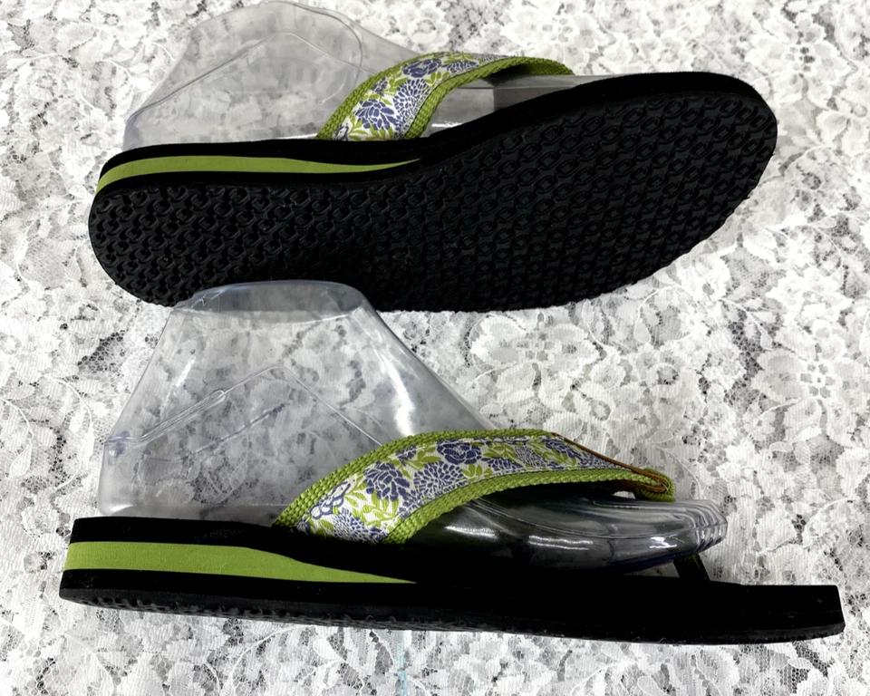 Sandalias para mujer LL Bean talla 6 verde floral tanga chanclas sin cordones Foto 3 de 4