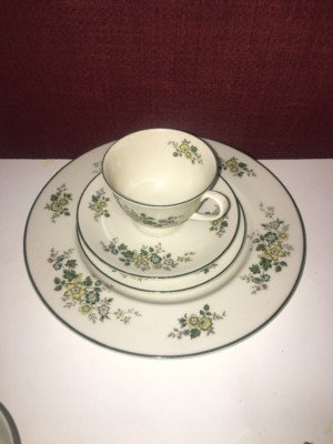 4 Assiettes Latérales Royal Doulton English Bone China CARNATION - Vintage 1982