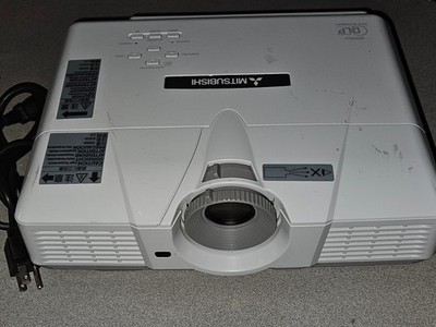 Mitsubishi XD500U XGA Conference Room Multimedia Desktop DLP Projector