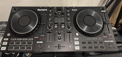Numark Mixtrack Platinum FX- Serato - 4 Deck Dj Controller - Jog Display