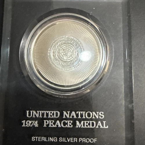 1974 UN Peace Medal Proof .82oz Sterling/.75 Troy oz Silver