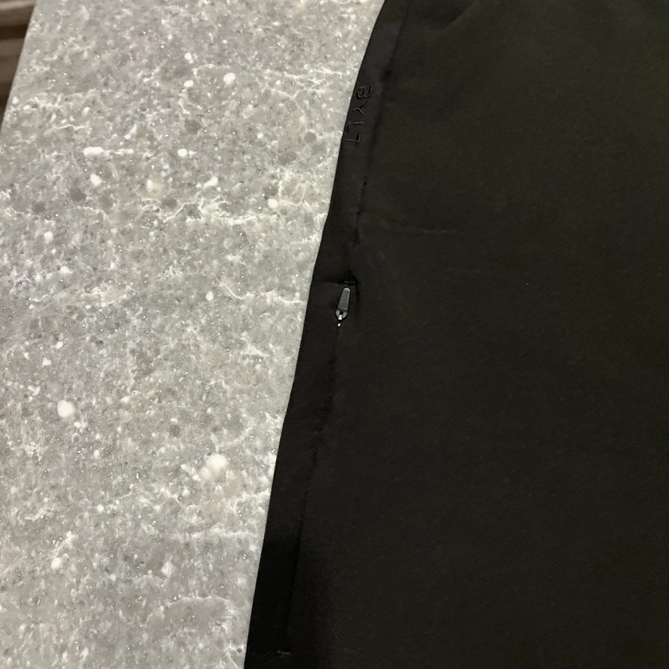 Pantalones de golf Bylt Everyday Pant 2.0 absorbentes planos atléticos para hombre talla 34 x 30 Foto 2 de 4