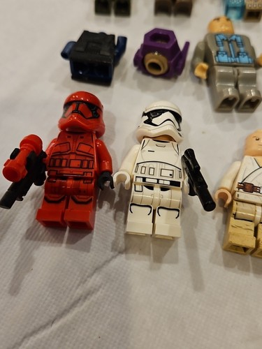 LEGO Mini Figure Assorted Figures and Accessories Lot of 20 Random Pieces - Picture 19 of 21