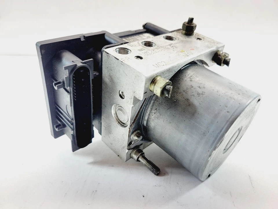 Subaru Outback 2005 2006 transmisión automática sistema de frenos antibloqueo bomba módulo de bomba abs Foto 4 de 4