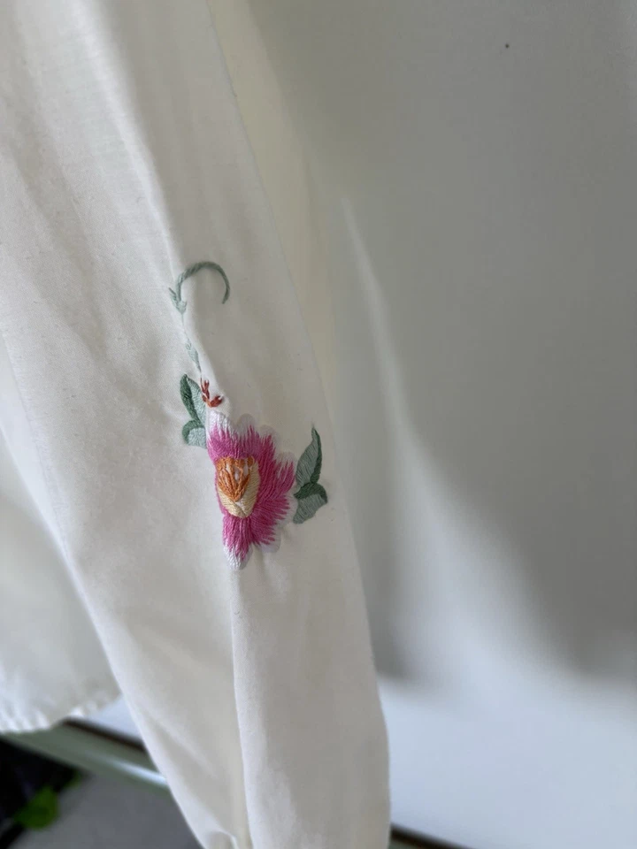 Top Campesino Bordado BOHO Vintage Talla 40 Diseño Floral y Chino Vibrante Foto 3 de 4