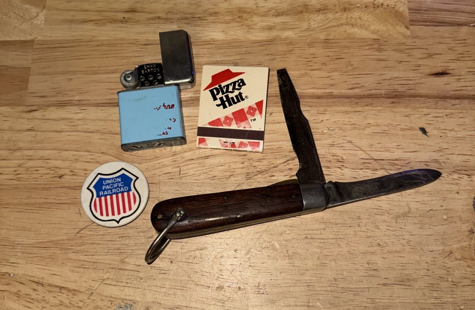 Vintage Kutmaster Pocketknife Lighter Union Pacific Pin Pizza Hut Matches Set x4 - Image 3 of 4