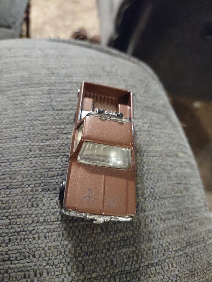 Antiga caminhonete ERTL Fall Guy Colt 1982 marrom fundido com tampo 1692W - Imagem 2 de 4