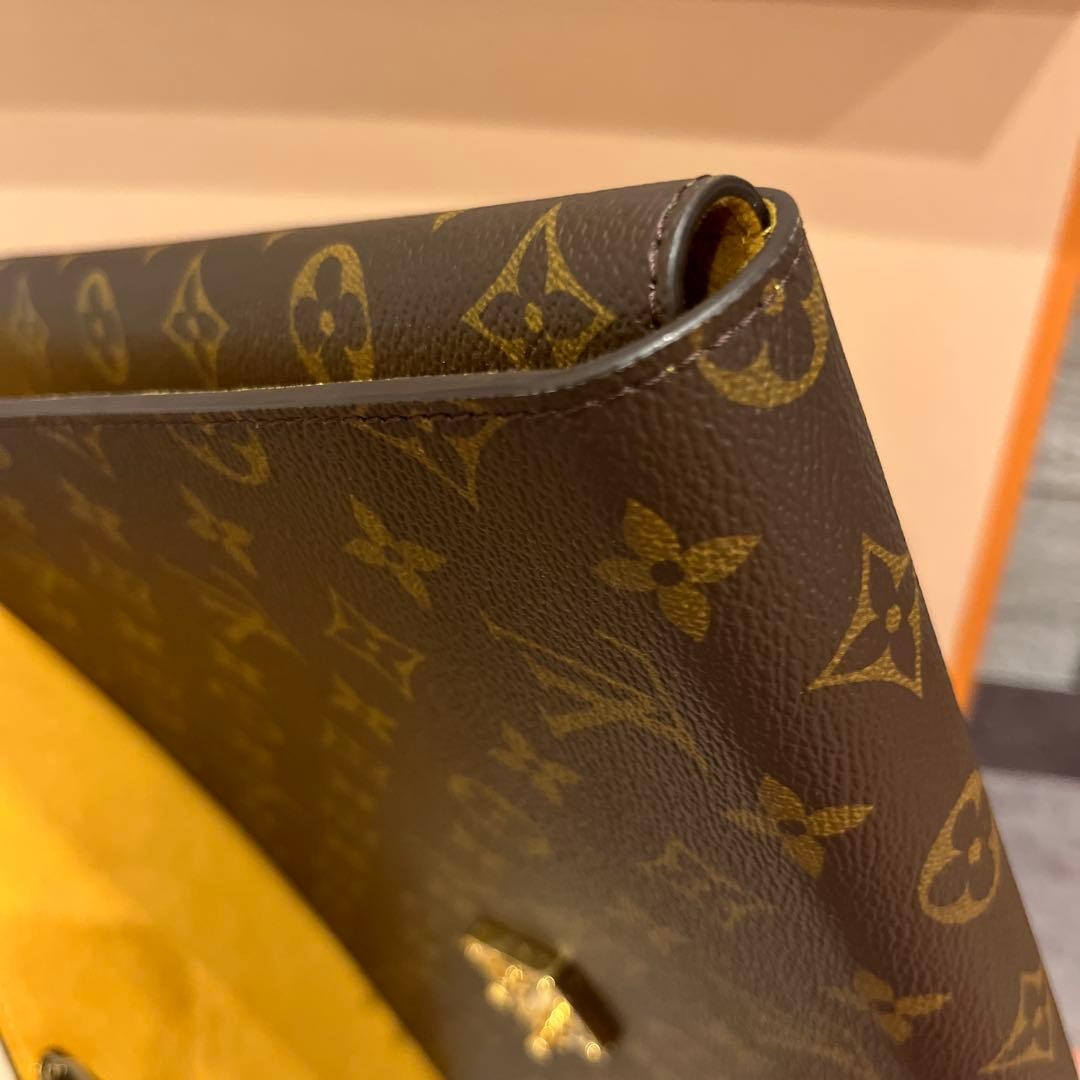 Louis Vuitton LV Monogram Folder Mark - image 17