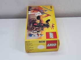 Lego Vintage Set Legoland Castle 6039 Twin Arm Launcher, with box n instructions