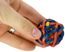 03340 String Ball Foot Toy