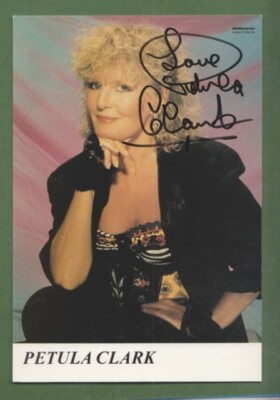 PETULA CLARK in person original signed Autogramm auf Foto