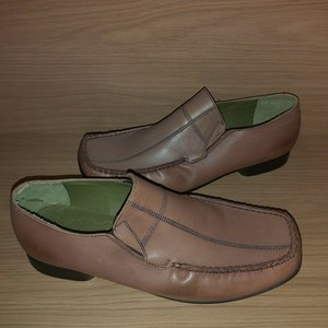 harga flat shoes hush puppies