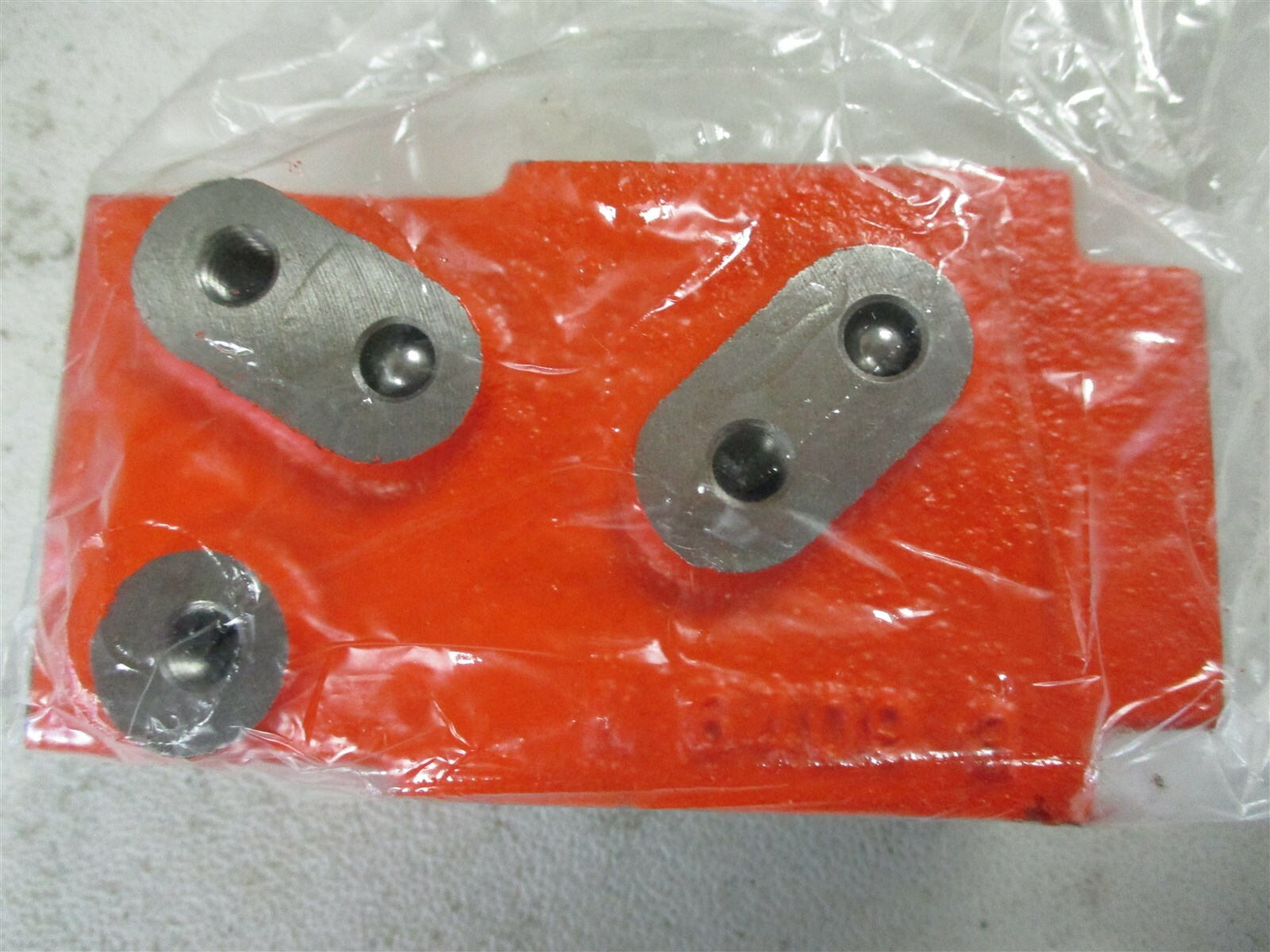 3697924700 GENUINE OEM KUBOTA RELIEF VALVE M8950CAB M8950DTS FREE