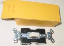 Vintage Hubbell 4-Way Push Button PresSwitch Flush Light Switch Ivory USA NOS