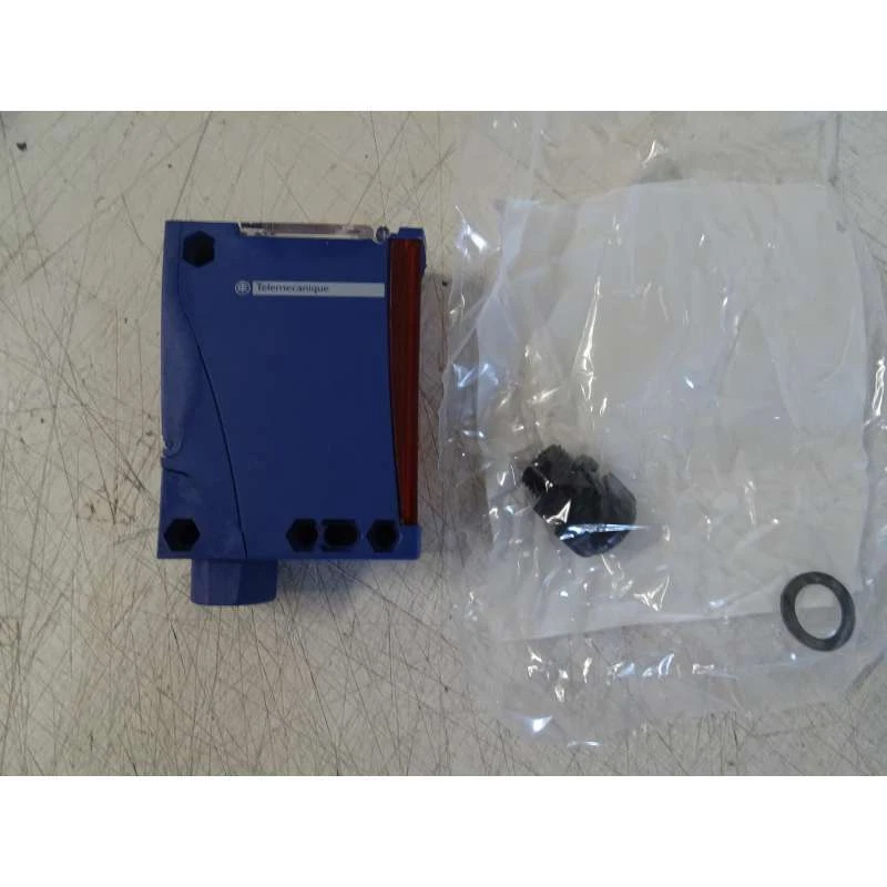 Telemecanique XUX0AKSAT16T Sensor Photoelectric, Emitter, 12 24 Vcc - Image 2 of 4