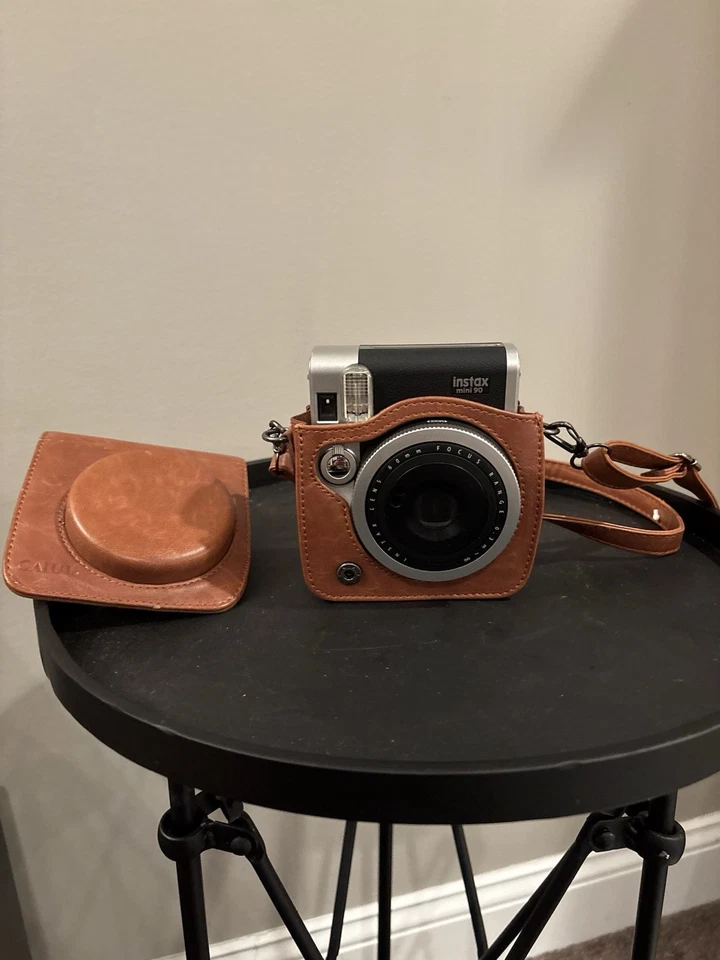 FUJIFILM Instant Camera INSTAX MINI 90 NEO CLASSIC w Brown Case Strap No Charger - Image 2 of 4
