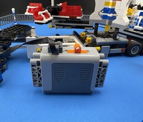 LEGO Creator Expert: Fairground Mixer 10244 w. Power Functions Battery Box 8881