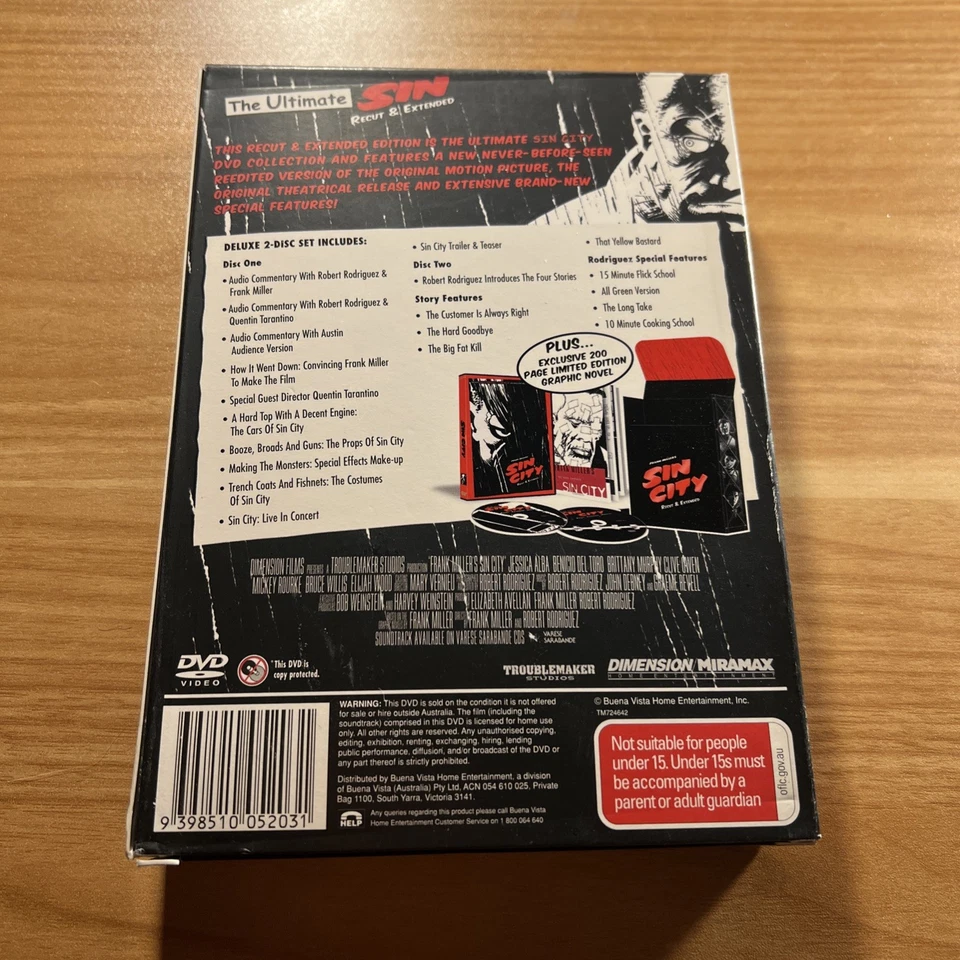 Sin City – Recut & Extended DVD + 200-Page Limited Edition Novel Non Us Region Foto 2 de 4