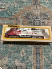 Locomotore diesel Bachmann scala HO Santa Fe EMD GP40 #6067 con scatola