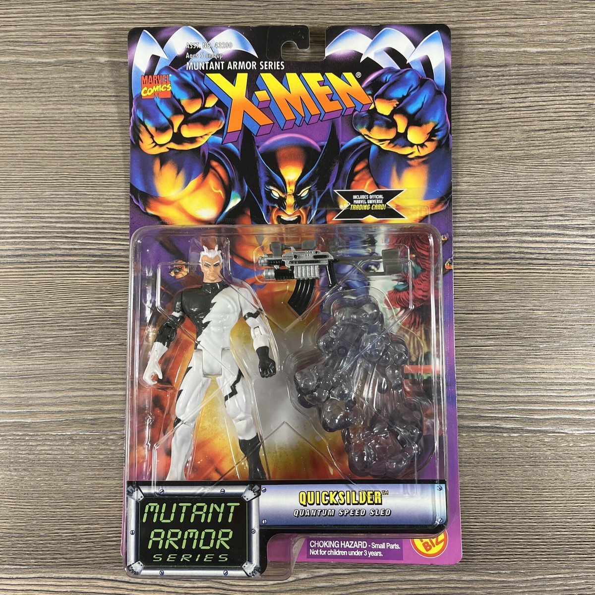 Marvel ToyBiz 1996 X-MEN Mutant Armor Series: QUICKSILVER Black