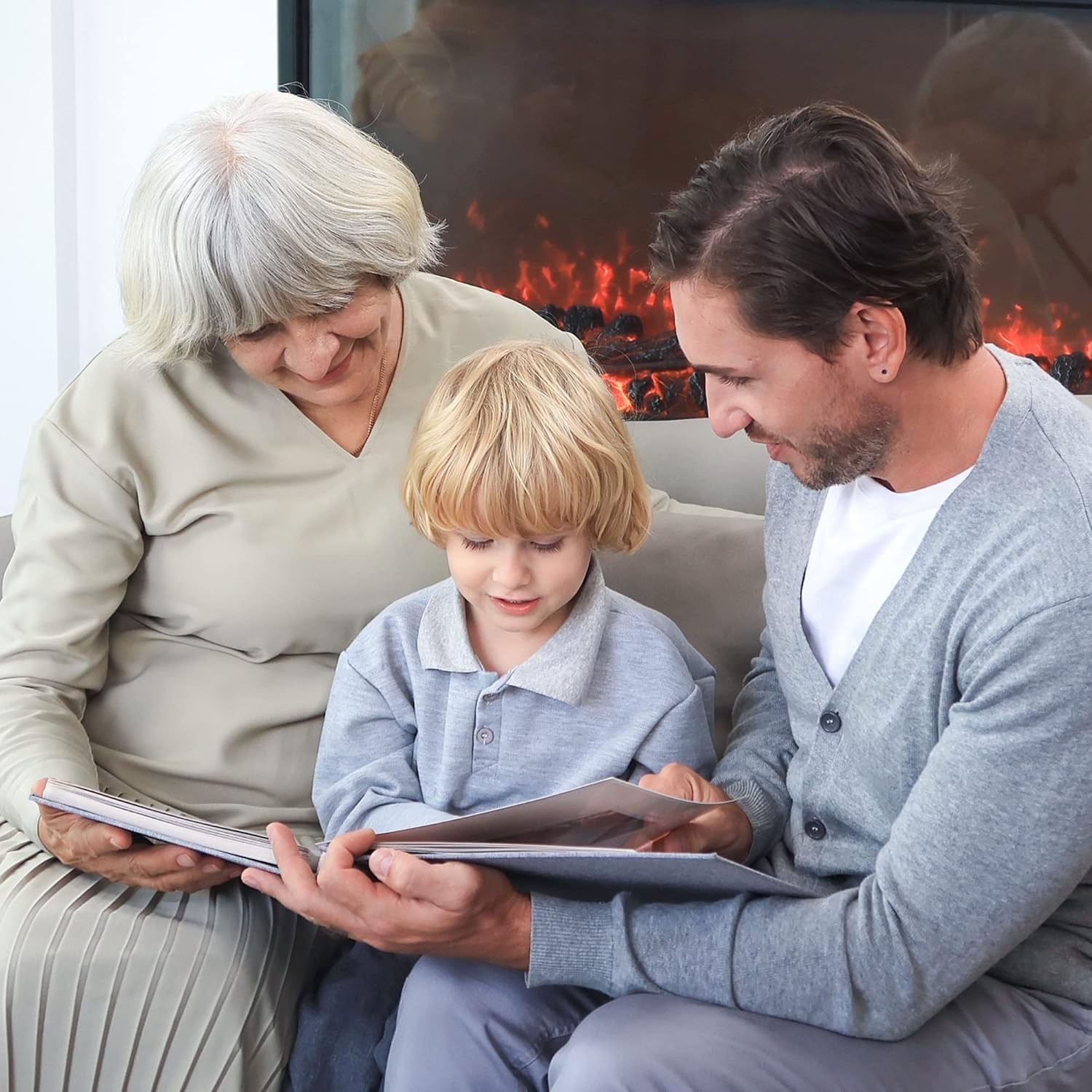 40-Page Self-Adhesive Scrapbook Album with Metallic Pen for Memorable Moments