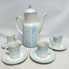 Royal doulton hampton court coffe pot & 4 cups & saucers VGC