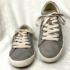 TAOS Women s Gray Canvas Sneakers 8 Minimalist Gorpcore Campy Normcore
