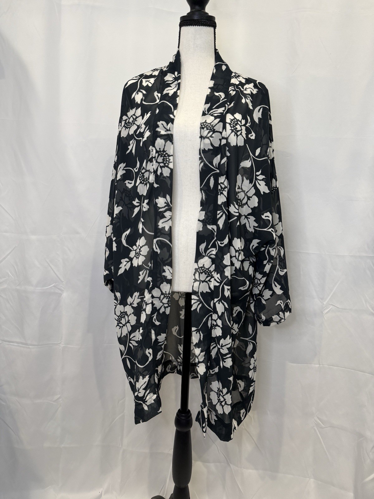 Ann Taylor Kimono Cover Up One Size Navy White Floral Sheer Womens Top