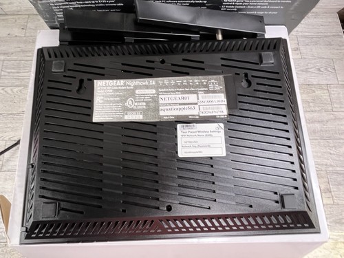 Netgear Nighthawk X4 AC3200 C7500 Wi-Fi Cable Modem Router - Picture 10 of 11