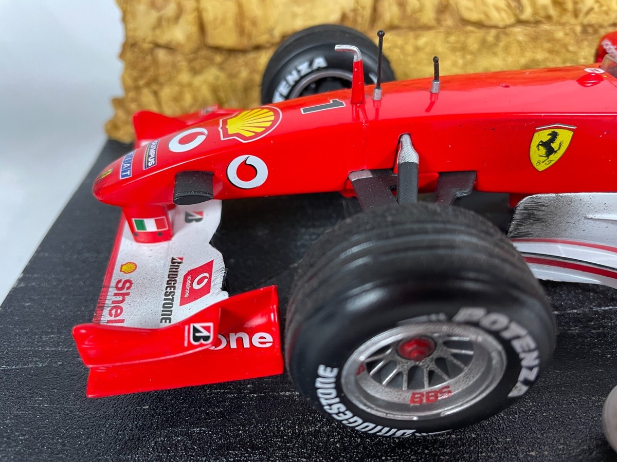 SAMPLE 1:18 Hot Wheels 2004 Michael Schumacher Ferrari F1