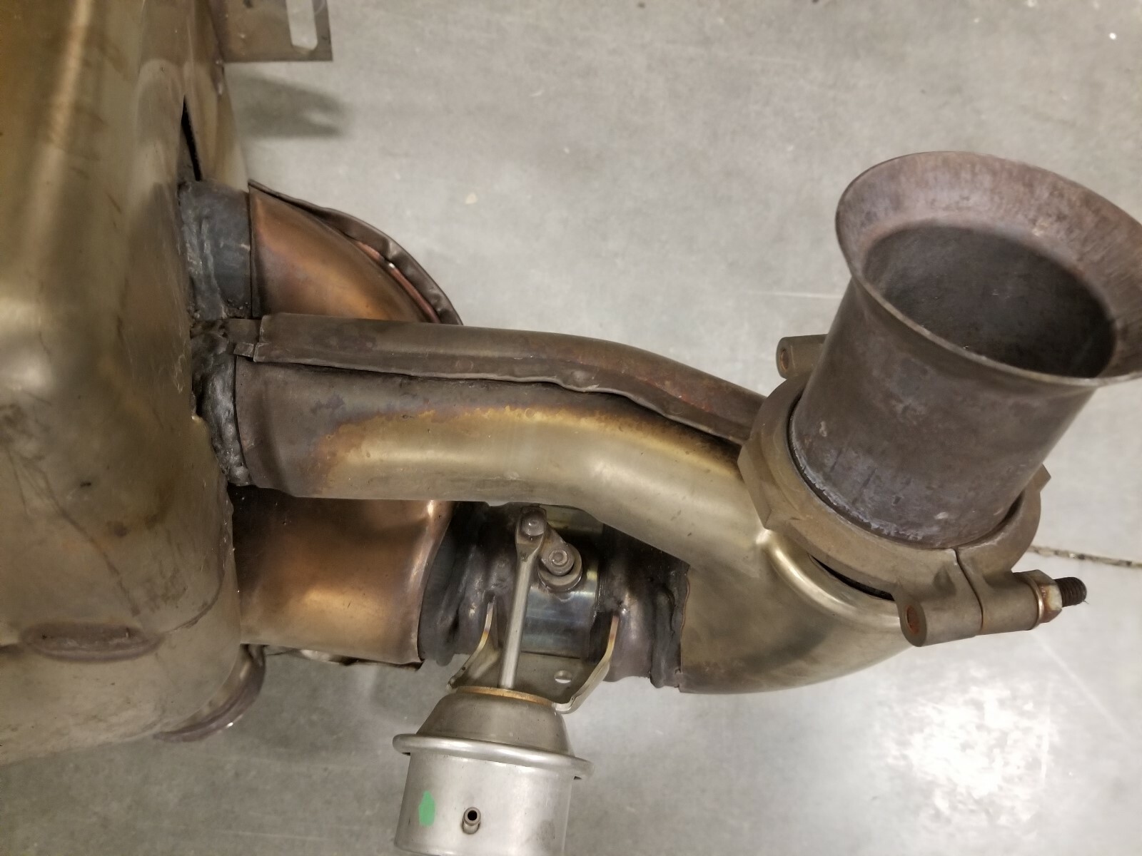 LAMBORGHINI GALLARDO OEM FACTORY GENUINE ORIGINAL EQUIPMENT EXHAUST MUFFLER