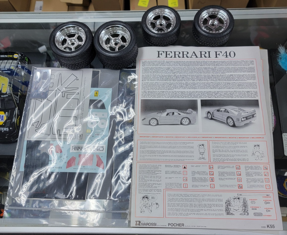 Pocher Rivarossi 1/8 Scale Ferrari F40 Diecast Model Kit open