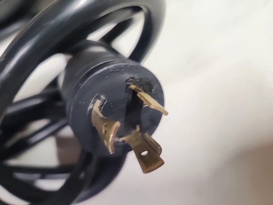 PDU APC básica para rack APC AP9551, ZeroU, toma de corriente 20A 120V 3,7 m-14 5-15R ENVÍO GRATUITO Foto 3 de 4