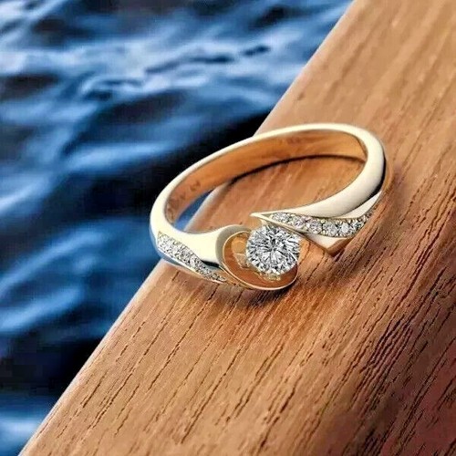 Round Cut Simulated Diamond Pretty Wedding Band Ring In 14k Yellow Gold Plated - Picture 5 of 5