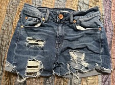 Refuge Womens Distressed Jean Shorts Size 2 Blue Booty