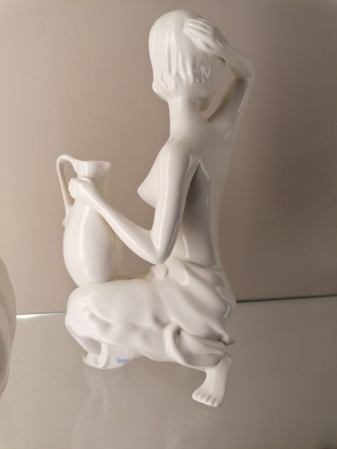 Statua Goebel "Nudo seduto con brocca" numero modello 1303 altezza circa 29 cm - Foto 5 di 10